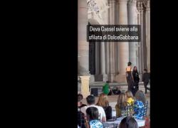 Deva Cassel, malore alla sfilata di Dolce e Gabbana a Siracusa: video