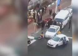 Iran, ragazza senza hijab picchiata in strada a Teheran da altre donne: arrestata dalla 'polizia morale' - VIDEO