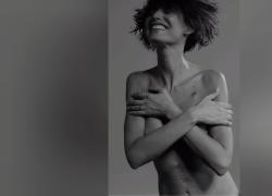Bianca Balti nuda con cicatrici in vista e caschetto corto prima di iniziare la chemio per il suo tumore al terzo stadio - VIDEO