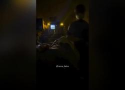 Blackout a Gaza dopo blocco israeliano su ingresso carburante, medici palestinesi operano con la luce dei cellulari - VIDEO