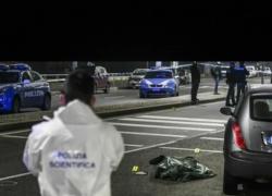 Milano, egiziano 24enne accoltella poliziotto 22enne in via Cascina Barocco, altro agente gli spara a una gamba per fermarlo - VIDEO