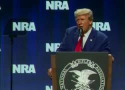 Trump sulle sparatorie nelle scuole: "Soluzione? Armare anche gli insegnanti. Unico deterrente efficace contro questi malati" - VIDEO