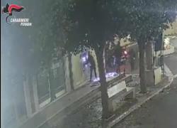Foggia, assaltavano e rapinavano bancomat con ordigni esplosivi, arrestata banda di 5 italiani tra i 20 e i 26 anni - VIDEO dei furti