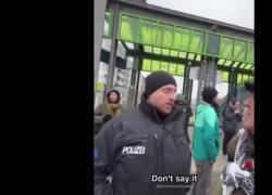 Germania,  agente vieta ad una donna di usare la frase "From the river to the sea, Palestine will be free": "Altrimenti sarai arrestata"- VIDEO