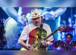 Malore improvviso per Carlos Santana durante prove concerto in Texas, ricoverato in ospedale per disidratazione e show rinviato - VIDEO