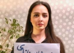 Iran, Taraneh Alidoosti rilasciata: l'attrice esce dal carcere dopo 19 giorni grazie alla cauzione di 225mila euro 
