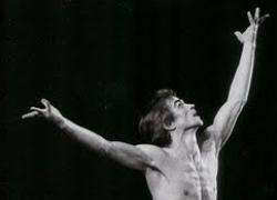 Rudolf Nureyev, 30 anni fa l’addio al “tartaro volante”: con lui la rivoluzione della danza maschile