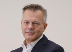 Plenitude acquisisce da Neoen un portafoglio da 760 MW, 52 asset rinnovabili tra fotovoltaico, eolico e storage in tutta la Francia