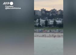 Sparatoria Sydney, attentatori pakistani aprono il fuoco su spiaggia di Bondi Beach e i turisti fuggono, poi l'intervento della polizia - VIDEO