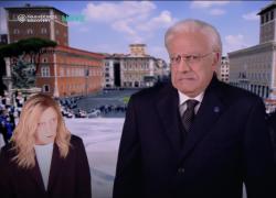 Fratelli di Crozza, Mattarella con la Meloni e La Russa davanti all’Altare della Patria: "Vabbè dai l'appoggio. Tanto il prossimo anno vado sul Nove"
