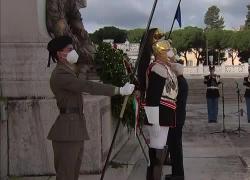 25 aprile, Mattarella all'Altare della Patria - VIDEO