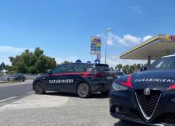Ardea, rapina ad un distributore di benzina, ucciso a coltellate dipendente bengalese 35enne, killer fuggito in moto - VIDEO