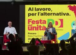Festa dell'Unità del Pd a Pesaro, Renzi vira a sinistra: "Lavorare con Schlein per far cadere Meloni" - VIDEO
