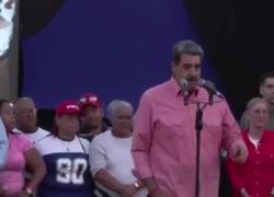 Venezuela, Maduro canta "Imagine" di John Lennon ma spinge a "mobilitazione permanente" contro Usa, Machado: "Deponete armi" - VIDEO