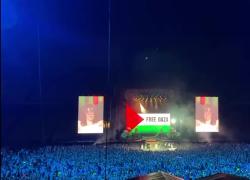 Concerto Elisa San Siro, proiettata bandiera Palestina con messaggi di pace: "Free Gaza" e "Peace", applauso del pubblico - VIDEO