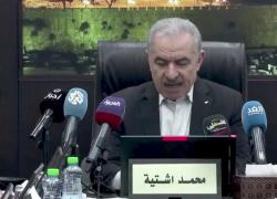 Premier palestinese scoppia a piangere in diretta parlando dei bambini uccisi a Gaza: "Scrivono i loro nomi sui corpi per essere identificati da morti - VIDEO