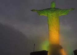 Addio a Pelé, a Rio e San Paolo monumenti e stadi illuminati per "O Rei"