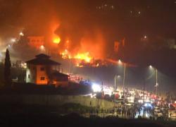 In una notte, i coloni israeliani hanno devastato tre comunità palestinesi in Cisgiordania, appiccando incendi e uccidendo un uomo