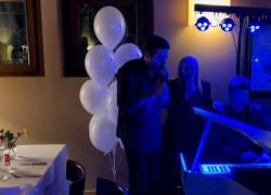 Salvini-Meloni al karaoke con Marinella di De Andrè. Festa per i 50 anni del leader della Lega - VIDEO