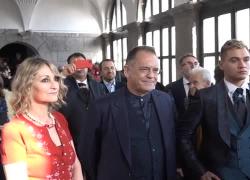 Cecchi Paone si sposa con Simone Antolini a Napoli, il web: "Auguri e figli comprati" - VIDEO