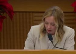 Meloni su Pozzolo: "Ho chiesto sua espulsione da FdI, irresponsabile tenere un'arma in quel modo" - VIDEO
