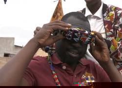 Gli occhiali smart per ciechi creati da uno studente in Mozambico