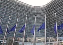 Bandiere a mezz'asta su edifici Ue per incidente funicolare a Lisbona