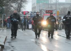 A Berlino la protesta contro la leva: "Non ci manderete in guerra"