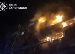 Ucraina, droni attaccano Zaporizhzhia, incendio in un palazzo