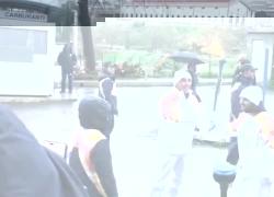 Milano Cortina, la fiamma olimpica sfida la pioggia in Sicilia