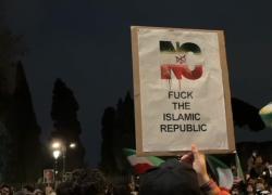 "Viva lo Sci&agrave;", manifestazione per Iran tra bandiere Ucraina e Israele