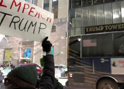 Un anno di Trump, proteste negli Usa. Lui: mai nessuno meglio di me