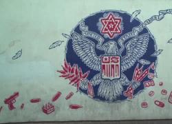 Murales antiamericani sul muro dell'ex ambasciata Usa a Teheran