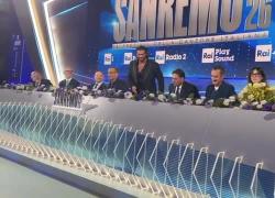 Sanremo, Conti scherza: Yaman pi&ugrave; abbronzato ma vinco sul fisico