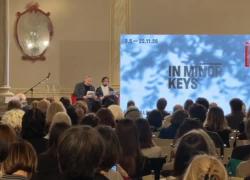 I semi, la poesia e la cura: la Biennale (in assenza) di Koyo Kouoh