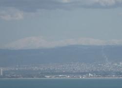 Sirene d'allarme in Israele dopo attacco a Iran, scie di fumo a Haifa