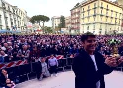 Sanremo, Sal Da Vinci accolto da "re" nella sua amata Napoli