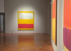 Lo spazio come esperienza e mistero: rivivere dentro Mark Rothko