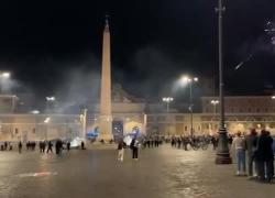 Referendum, fuochi d'artificio a piazza del Popolo a Roma per il No