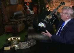 Trump nella casa di Elvis Prestley: "Mai incontrato ma lo adoro"