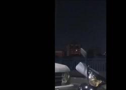 Libano, raid israeliano su Beirut nella notte, edificio si sbriciola e crolla su se stesso dopo essere colpito da un missile - VIDEO