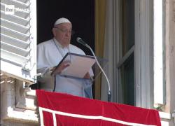 Vaiolo delle scimmie, Papa Francesco lancia l'allarmismo: “È emergenza globale, prego per tutte le persone contagiate“
