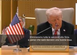 Siria, Trump si schiera col regime di al-Jolani e revoca le sanzioni, in cambio “firma accordi di Abramo e normalizzazione rapporti con Israele” - VIDEO