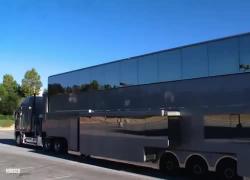 Will Smith vive in un camper da 2,5 mln di dollari durante le riprese dei film: è una villa su ruote con sauna - VIDEO