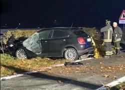 Incidente sull’A5 Torino-Aosta, morta bambina di 2 mesi: sbalzata fuori dall’abitacolo e investita dopo lo scontro tra le auto – VIDEO