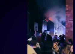 Irlanda del Nord, tentato stupro di 2 immigrati rumeni 14enni su adolescente irlandese, arrestati, paese in rivolta, incendiate case di stranieri – VIDEO