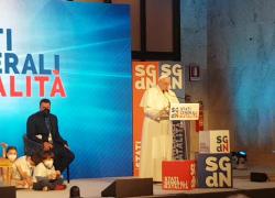 Il Papa agli Stati Generali della Natalità: "Non c'è ripartenza senza implosione di nascite"
