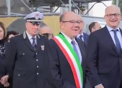 Roma, Carlo Verdone sindaco per un giorno per il suo 75° compleanno, tour nella capitale fra Campidoglio e periferie: "Amo la mia città" - VIDEO