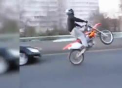 Furto al Louvre, Abdoulaye N alias “Doudou Cross Bitume" con 15 precedenti penali, nel 2010 acrobazie con moto da cross postate sui social - VIDEO