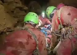 Ottavia Piana, 100 soccorritori per recuperare la speleologa bloccata per la seconda volta nella grotta dopo luglio 2023 - VIDEO